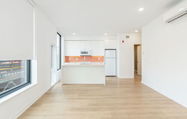 1 bed, 1 bath, 611 sqft, $1,595, Unit N-401