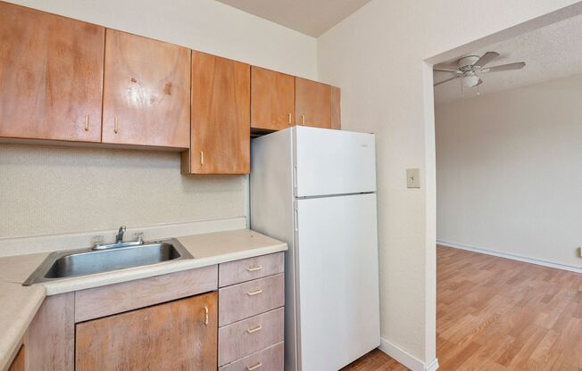 Studio, 1 bath, 400 sqft, $1,195, Unit B02