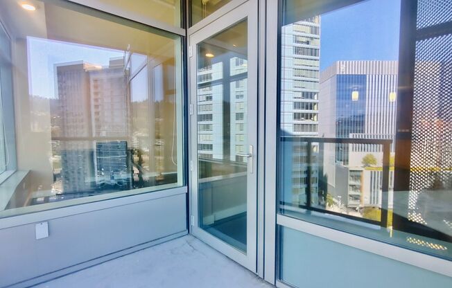 1 bed, 1 bath, $2,495, Unit UNIT 1300
