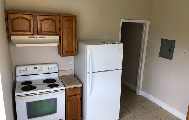 1 bed, 1 bath, $1,350, Unit Apt # 3