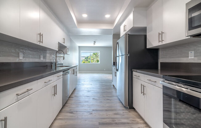 Fully Equipped Kitchen at Bixby Hill Apartments, California, 90815