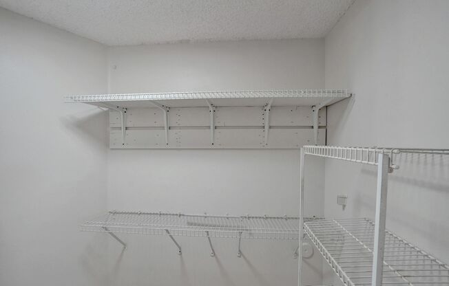 2 beds, 2 baths, $2,000, Unit APARTMENT 407