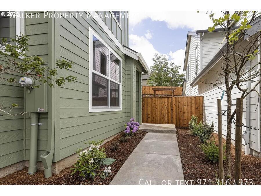 1008 E RORK CT