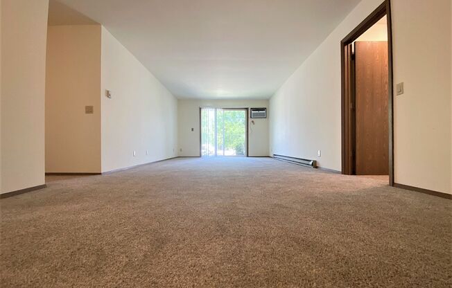 2 beds, 1 bath, 1,000 sqft, $1,680, Unit 7742RE