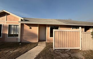 IMMEDIATE  MOVE IN!!!!!Cute 2 Bed / 2 Bath