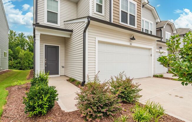 3 bedroom RTP Townhouse Available Now!
