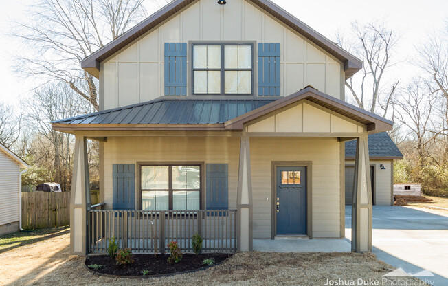 Pre-Leasing Modern Style Home Minutes from Campus and Downtown Fayetteville