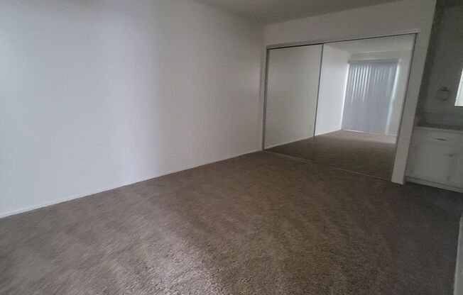 2 beds, 2 baths, 860 sqft, $2,300, Unit P