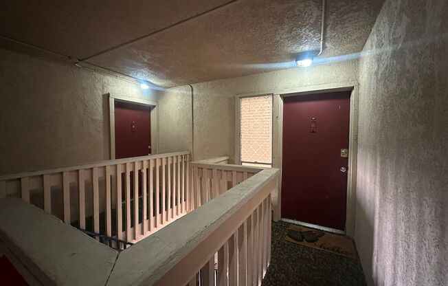 Charming 2-Bed Unit in Dallas! Community pool and walking distance to Katy Trail!