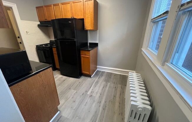 1 bed, 1 bath, $1,295, Unit 3B