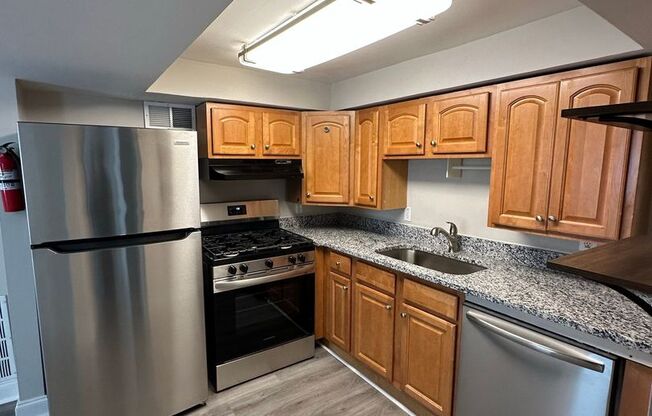 KENNESAW_AVE_655