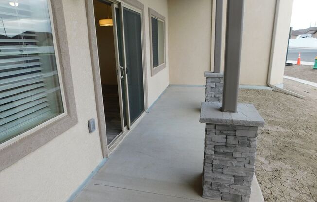 2 beds, 2 baths, 1,086 sqft, $1,645, Unit Unit 2