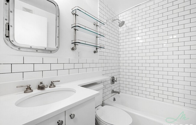 2 beds, 1 bath, $5,900, Unit 30P