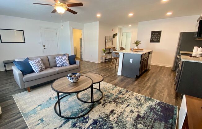 2 beds, 2 baths, 935 sqft, $1,475