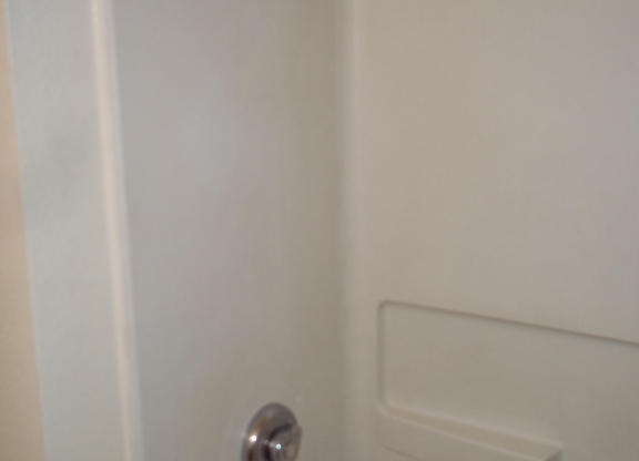 2 beds, 1.5 baths, $1,250, Unit # 1041