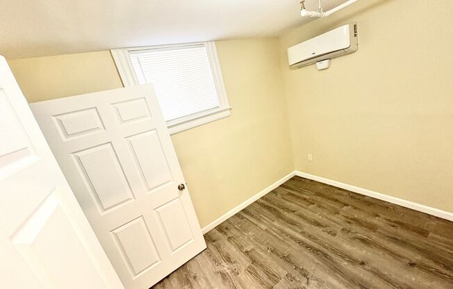 1 bed, 1 bath, 272 sqft, $1,050, Unit 1C