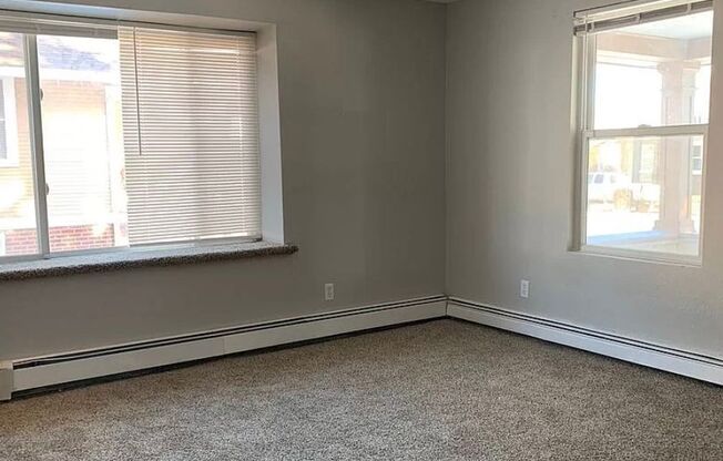4 bed/1.5 bath in Greeley, CO! Pre-leasing for September!