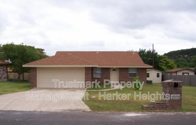 3 beds, 2 baths, 1,386 sqft, $1,549