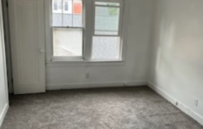 1 bed, 1 bath, $900, Unit Unit 2