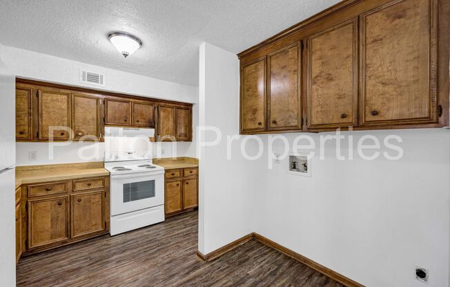 3 beds, 2 baths, 1,228 sqft, $1,325, Unit A