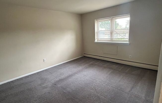 1 bed, 1 bath, 700 sqft, $1,325, Unit B206
