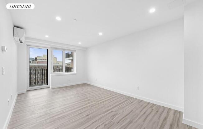 152 W 140 ST