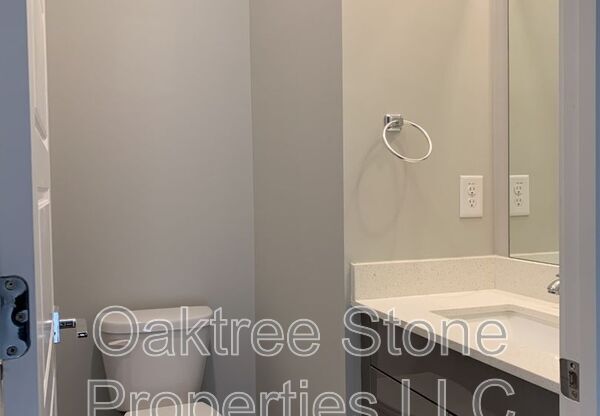 456 PKWY DR NE