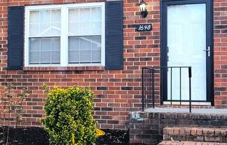 Beautiful 2 bedroom townhome, city of Alcoa!