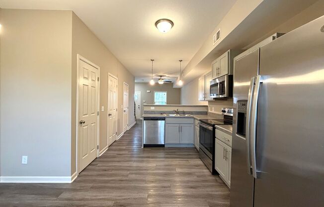 2 beds, 1.5 baths, $1,295