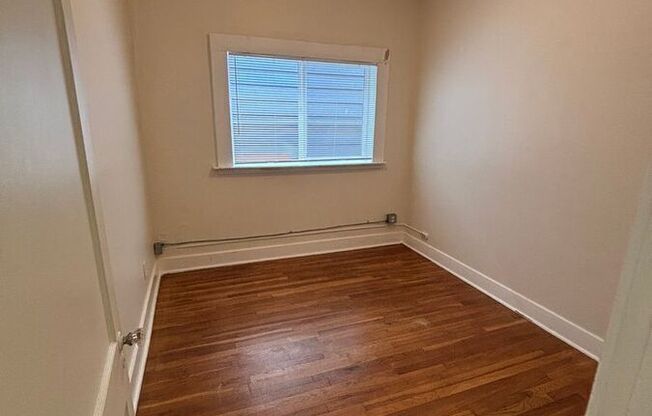 9414 B ROOSEVELT WAY NE