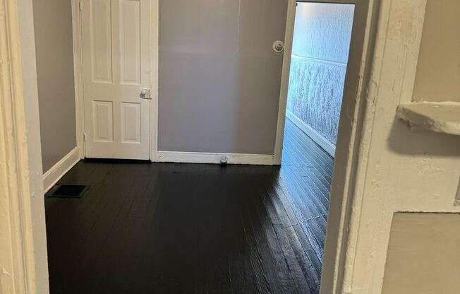 3 beds, 1 bath, $1,300