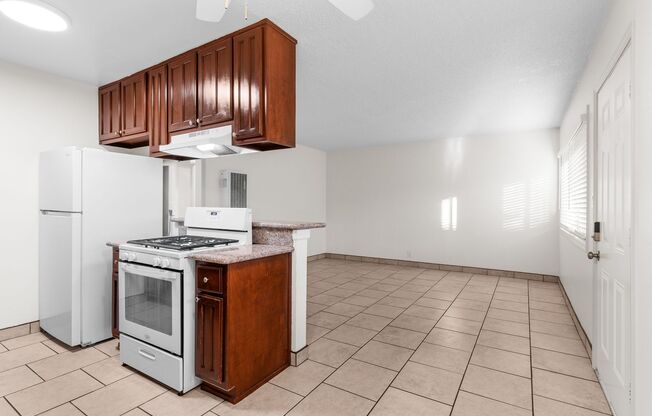 2 beds, 1 bath, 727 sqft, $1,895, Unit 20