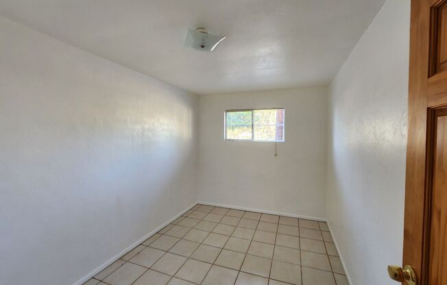 2 beds, 1 bath, $1,795, Unit # 1/2