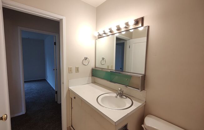 2 beds, 1 bath, $1,995