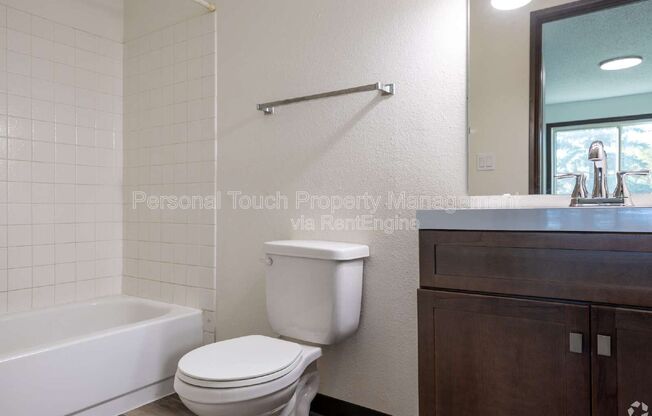 Studio, 1 bath, 400 sqft, $595, Unit 11a