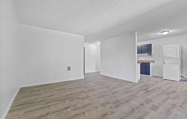 1 bed, 1 bath, 690 sqft, $1,200, Unit 201