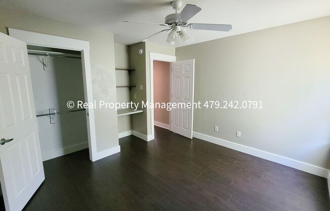 3 beds, 2 baths, $1,400