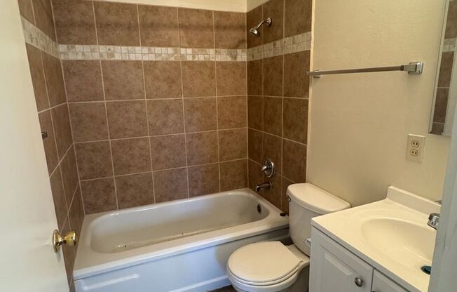 Coming Soon! 8/15/25 Upgraded 1 bedroom unit on 1st floor