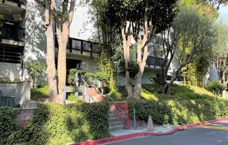 Luxury Living at The Estates Condominium Complex – 2 Bedroom, 2 Bathroom
