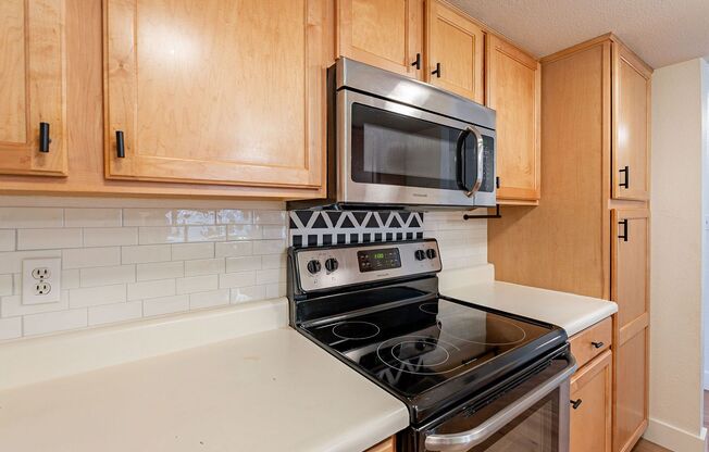 2 beds, 1 bath, $1,545, Unit #105