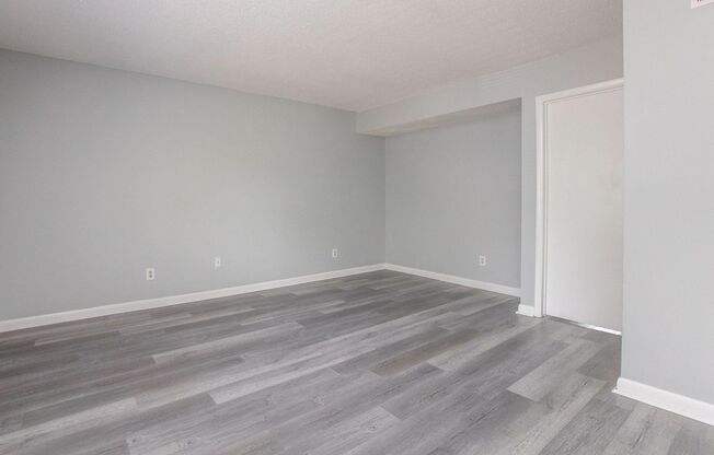 3 beds, 2.5 baths, 1,322 sqft, $950