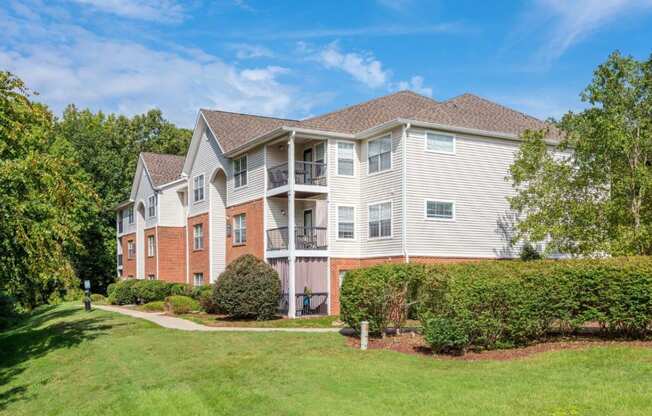 Southpoint Crossing Apartments in Durham, North Carolina Exterior