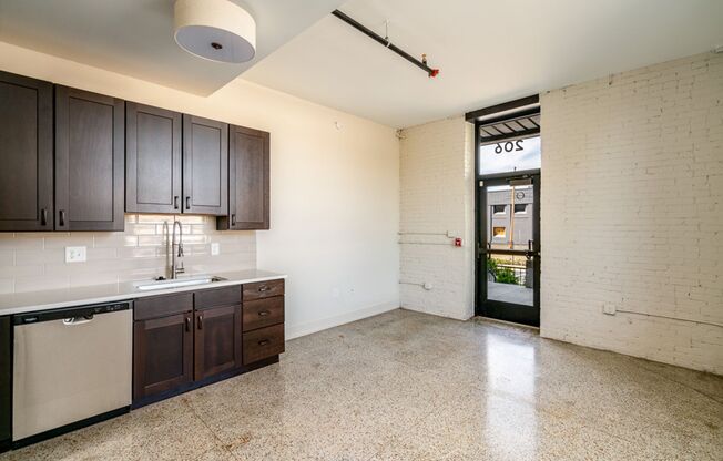 1 bed, 1 bath, $1,084, Unit 875 Michigan Ave Apt. 206