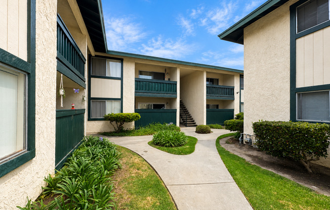 2 beds, 2 baths, 993 sqft, $2,385, Unit 73