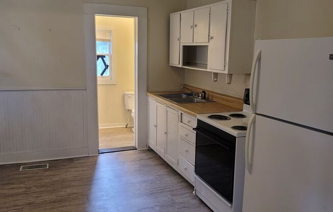 1 bed, 1 bath, 950 sqft, $800, Unit 221