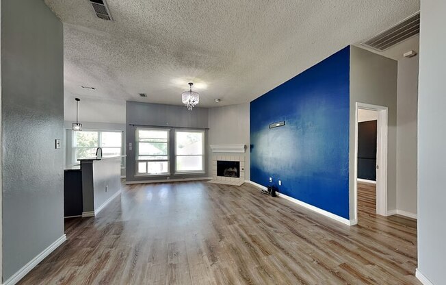 1353 WESTVIEW DR