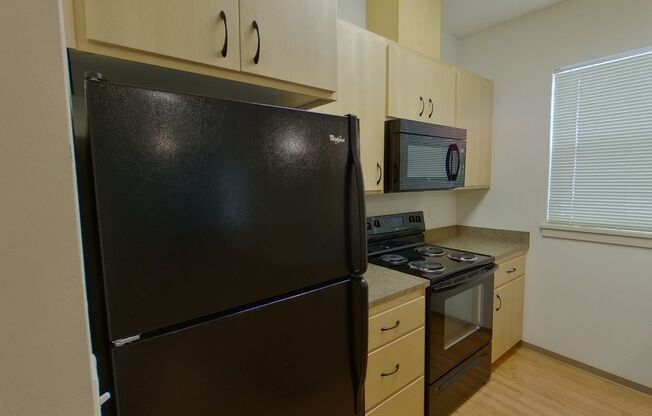 2 beds, 1.5 baths, 878 sqft, $1,750, Unit 15