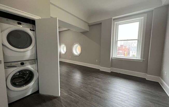 1 bed, 1 bath, 555 sqft, $1,550, Unit 202