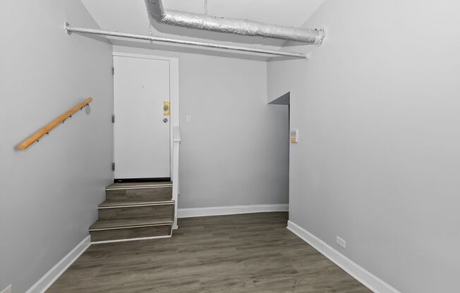 2 beds, 1 bath, 875 sqft, $2,400, Unit GARDEN