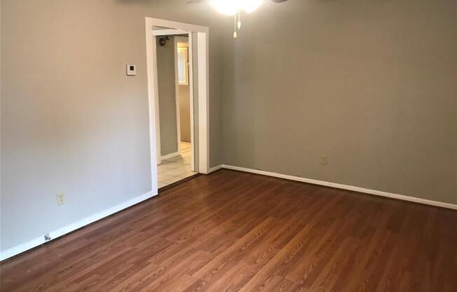 215 E 25 ST